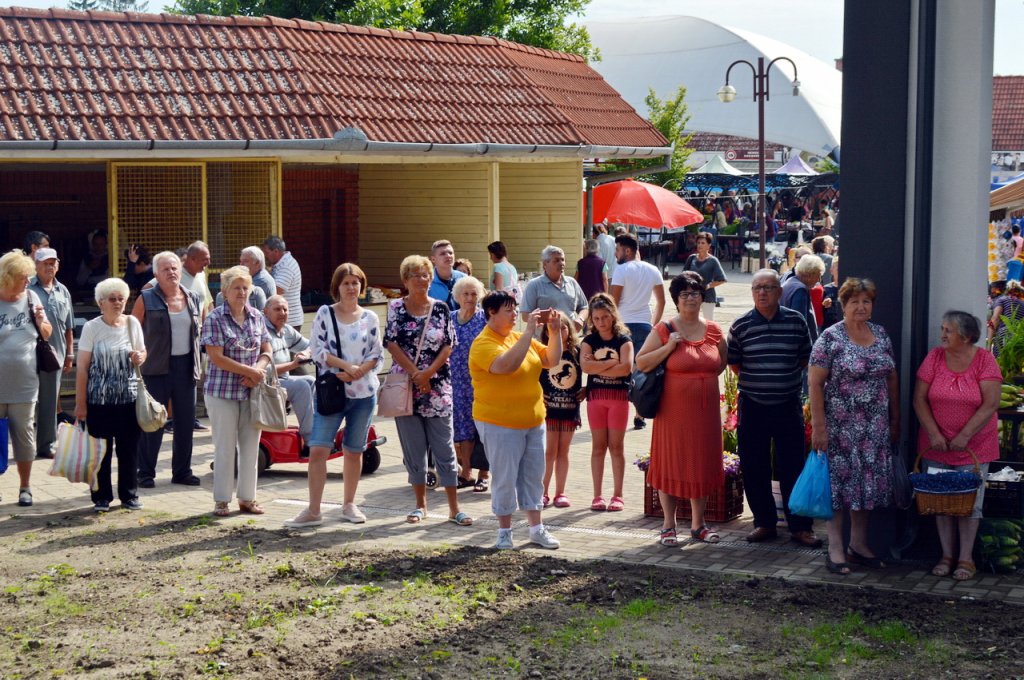 vásárcsarnok átadása 07